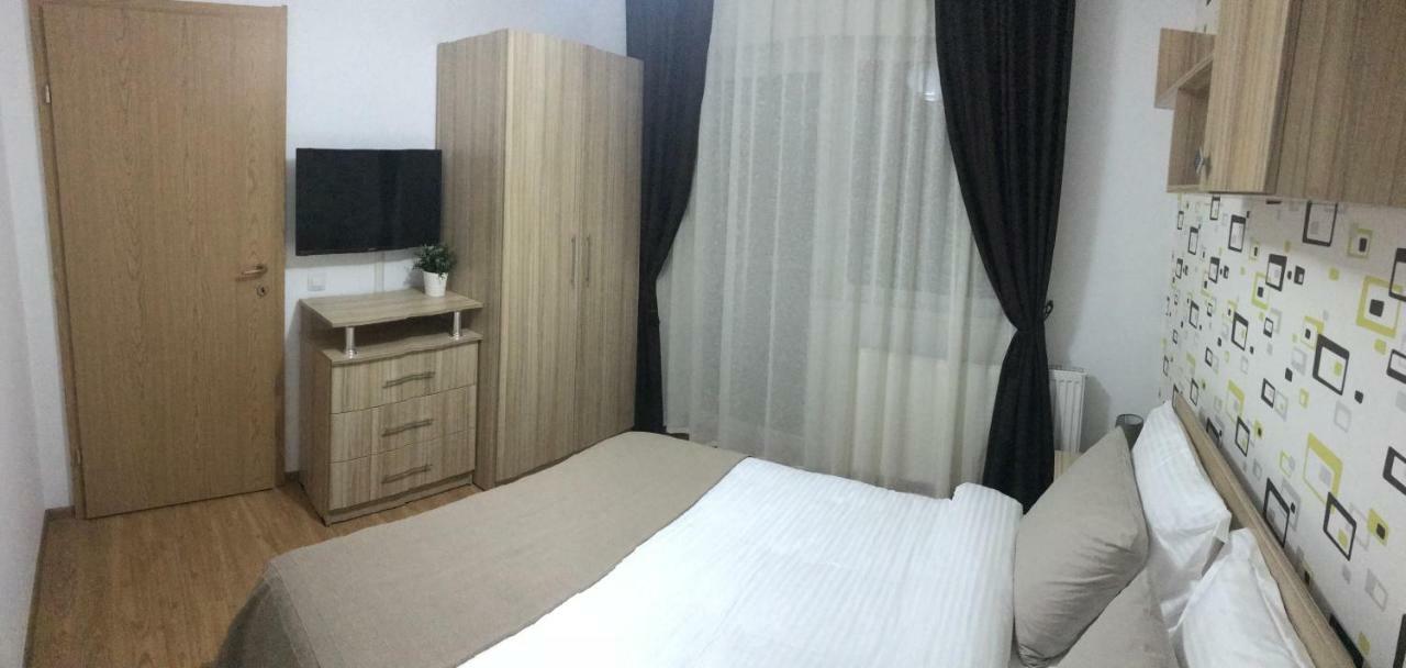 Apartament Toamnei Risnov Exterior photo