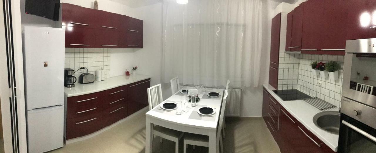 Apartament Toamnei Risnov Exterior photo
